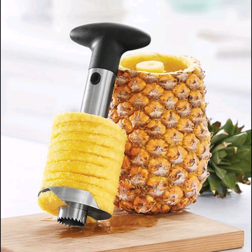 Pineapple slicer
